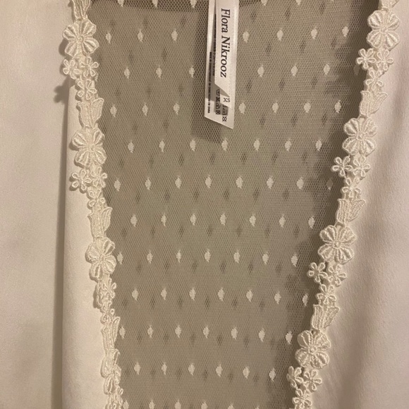 Flora Nikrooz Showstopper Long-Sleeve Lace-Back Robe - Size XS - Ivory - Picture 6 of 7